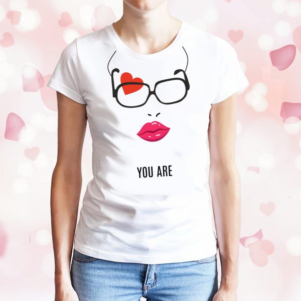 chica gafas camiseta